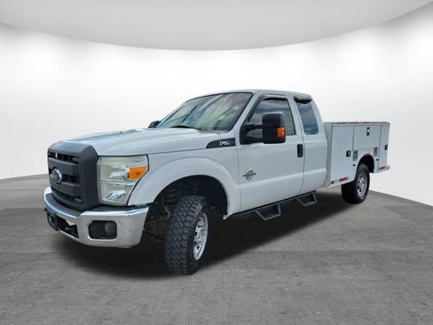 Used 2015 Ford F250 XL w/ Power Equipment Group AWD/4WD image 3