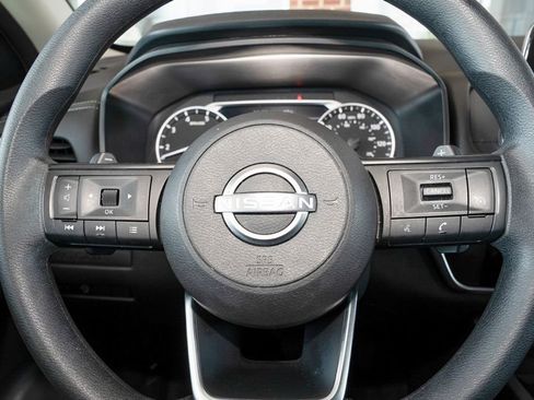 Used 2024 Nissan Rogue S image 16