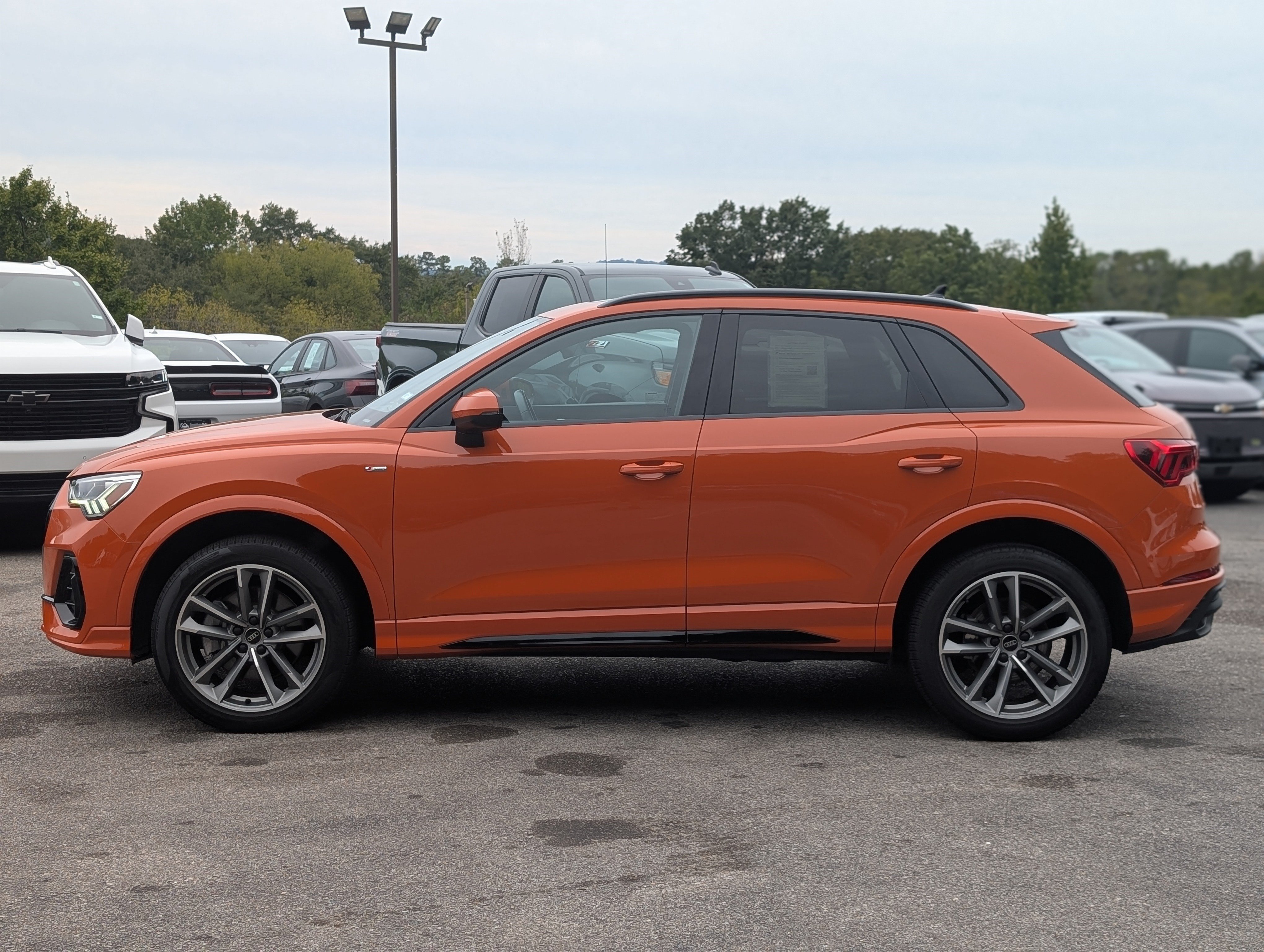 Used 2024 Audi Q3 2.0T Premium w/ Convenience Package AWD/4WD image 6
