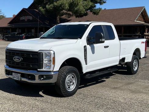 Used 2024 Ford F250 XL w/ FX4 Off-Road Package image 2