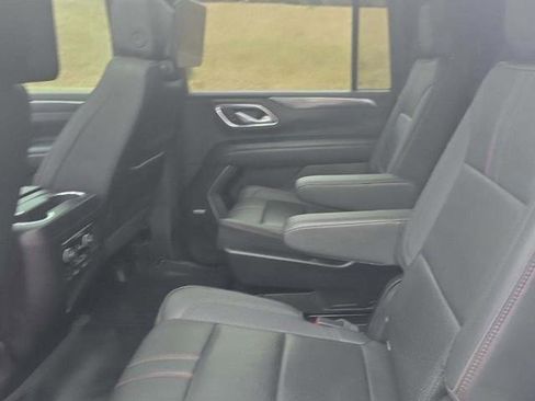 Used 2022 Chevrolet Suburban RST w/ Sport Performance Package image 5