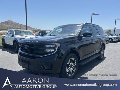 Used 2025 Ford Expedition Active image 1