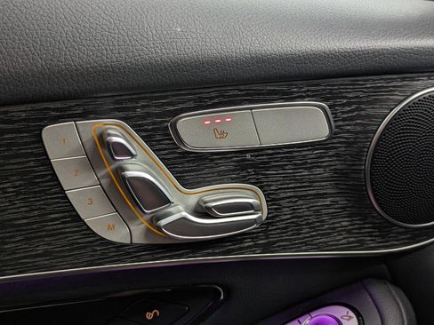 Used 2022 Mercedes-Benz GLC 300 4MATIC image 7