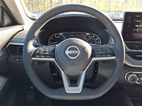 New 2026 Nissan Altima 2.5 SR FWD image 9