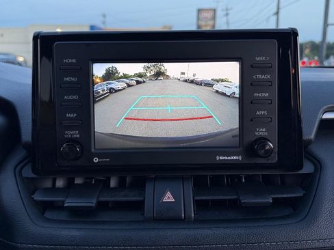 Used 2021 Toyota RAV4 LE FWD image 18