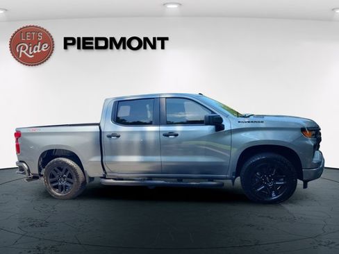 Used 2025 Chevrolet Silverado 1500 Custom w/ Turbomax Blackout Package AWD/4WD image 4