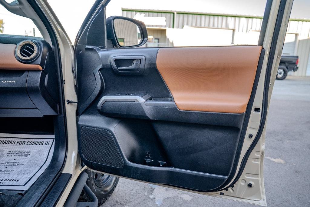 Used 2019 Toyota Tacoma SR5 AWD/4WD image 21