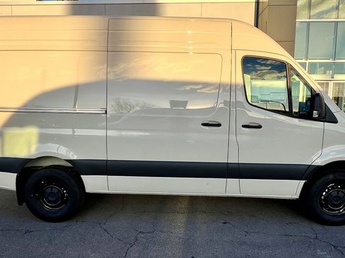 New 2025 Mercedes-Benz Sprinter 2500 image 14