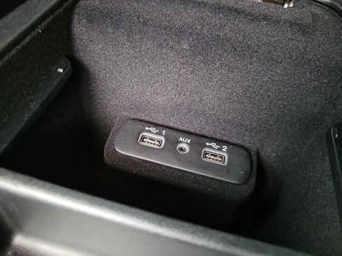 Used 2022 Dodge Charger SXT w/ Blacktop Package RWD image 8