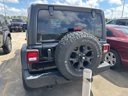Used 2023 Jeep Wrangler Willys image 3