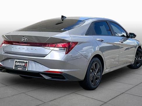 Used 2023 Hyundai Elantra SEL FWD image 12