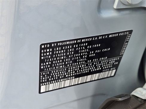 Used 2025 Volkswagen Taos SE w/ Panoramic Sunroof Package image 21