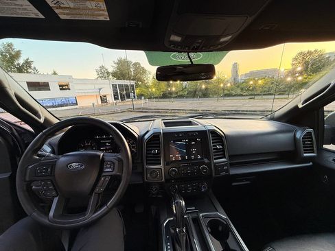 Used 2018 Ford F150 XLT w/ Equipment Group 302A Luxury AWD/4WD image 44