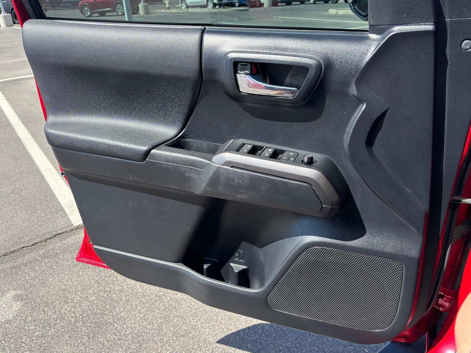 Used 2020 Toyota Tacoma TRD Sport w/ Technology Package RWD image 11