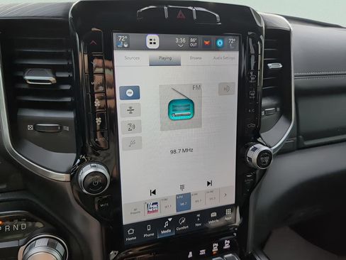 Used 2023 RAM 1500 Laramie image 22