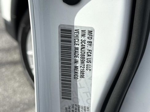 Used 2022 Jeep Compass Latitude image 30