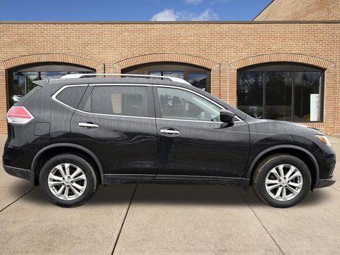 Used 2016 Nissan Rogue SV image 36