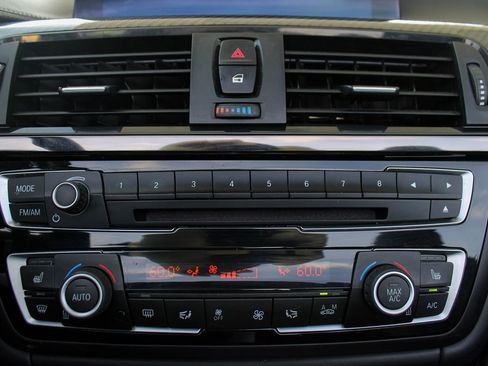 Used 2015 BMW M4 Convertible image 39