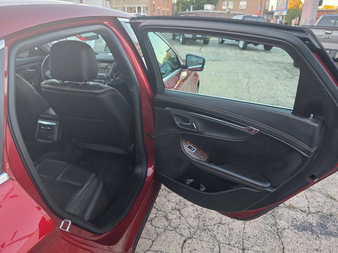 Used 2015 Chevrolet Impala LTZ FWD image 10