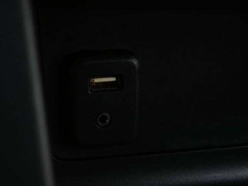 Used 2015 Chevrolet Colorado Z71 w/ LPO, Bed Protection Package image 26