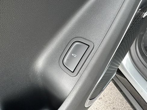 New 2026 Chevrolet Traverse RS w/ LPO, Floor Liner Package AWD/4WD image 17