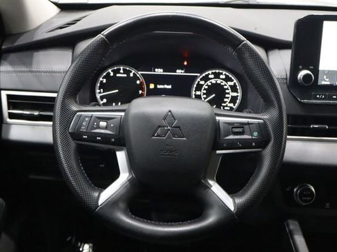 Used 2022 Mitsubishi Outlander SE AWD/4WD image 22