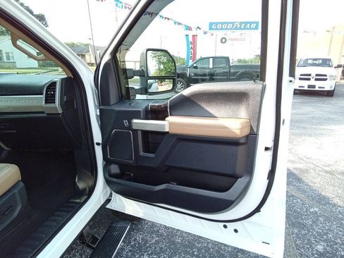 Used 2022 Ford F350 Lariat w/ Tremor Off-Road Package AWD/4WD image 5