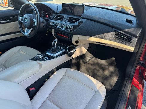 Used 2015 BMW Z4 sDrive28i image 10
