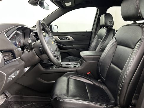 Used 2023 Chevrolet Traverse LT FWD image 17