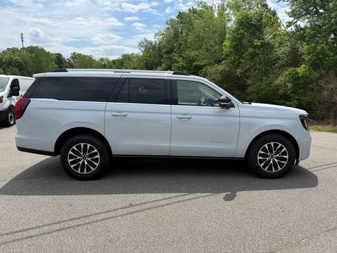 Used 2025 Ford Expedition Max Platinum AWD/4WD image 2