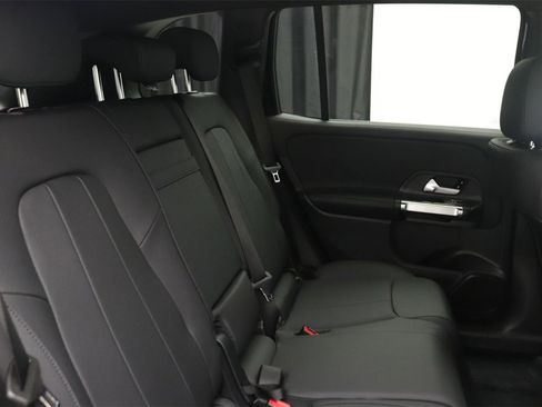 New 2026 Mercedes-Benz GLB 250 image 10