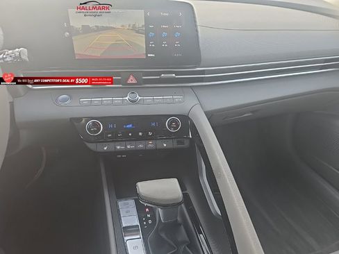 Used 2023 Hyundai Elantra SEL w/ Convenience Package image 24