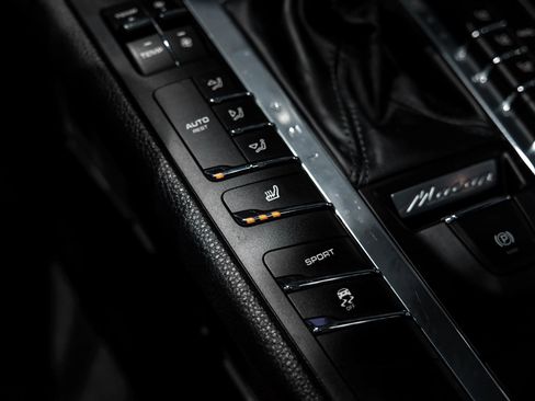 Used 2017 Porsche Macan S image 26