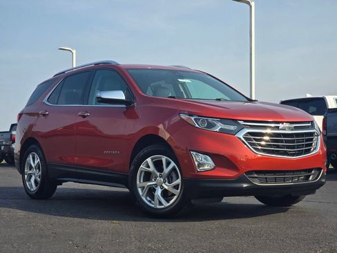 Used 2020 Chevrolet Equinox Premier FWD image 2
