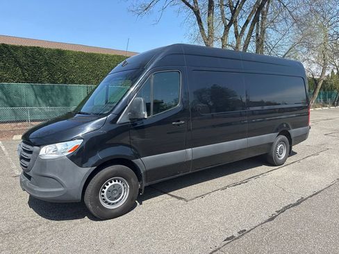 Used 2020 Mercedes-Benz Sprinter 2500 image 2