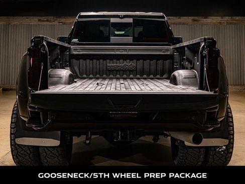 Used 2024 Chevrolet Silverado 3500 High Country w/ High Country Premium Package image 9