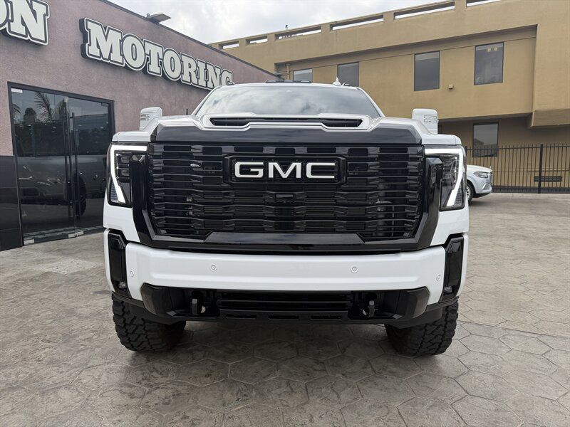Used 2026 GMC Sierra 3500 Denali w/ Denali Reserve Package AWD/4WD image 3