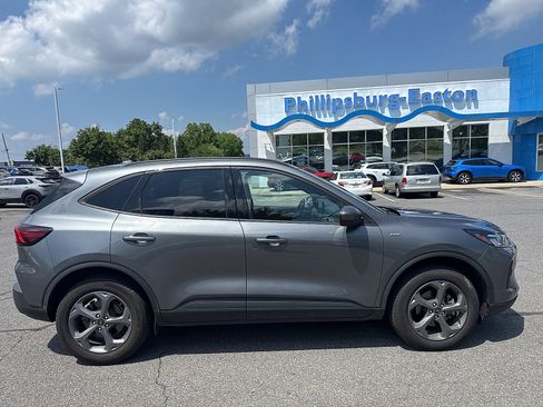 Used 2025 Ford Escape ST-Line Select AWD/4WD image 4
