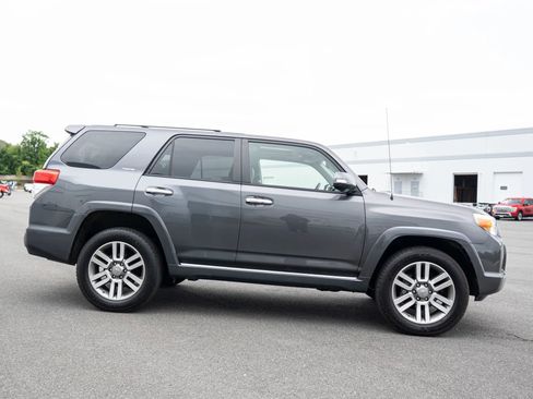 Used 2011 Toyota 4Runner Limited AWD/4WD image 7