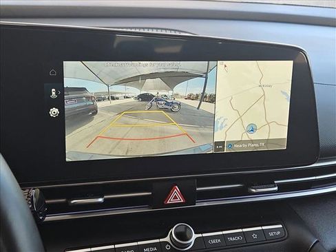 Used 2025 Hyundai Elantra SEL image 14