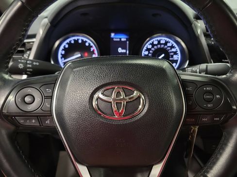 Used 2018 Toyota Camry SE w/ Moonroof Package FWD image 15