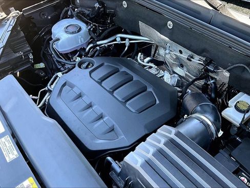 Certified 2026 Volkswagen Atlas Peak Edition AWD/4WD image 30