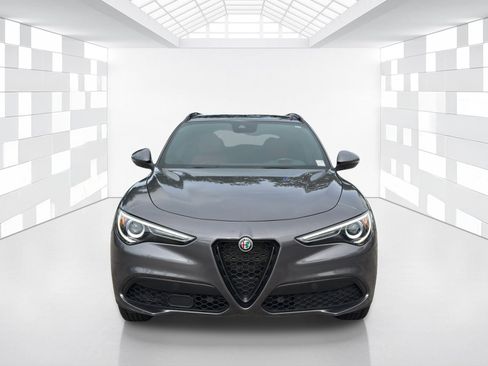 Used 2023 Alfa Romeo Stelvio Sprint RWD image 2
