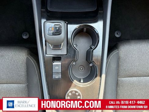 Used 2024 Nissan Rogue SV image 31