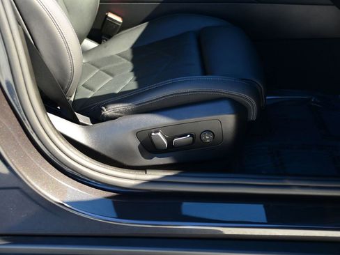 Used 2024 BMW i5 eDrive40i w/ Premium Package image 12