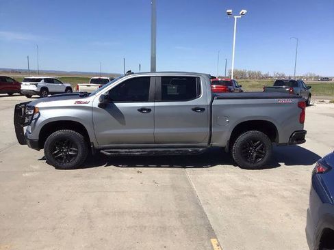 Used 2024 Chevrolet Silverado 1500 LT Trail Boss w/ Convenience Package II AWD/4WD image 2