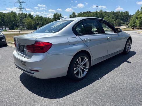 Used 2018 BMW 330i xDrive Sedan AWD/4WD image 5