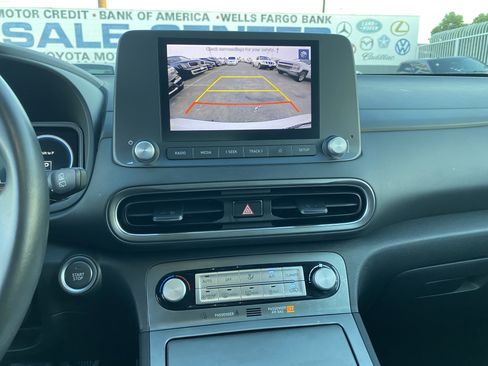 Used 2022 Hyundai Kona SEL w/ Convenience Package image 12