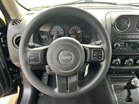 Used 2017 Jeep Patriot Sport AWD/4WD image 17