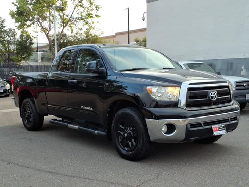 Used 2013 Toyota Tundra 2WD Double Cab w/ Tow Pkg image 3
